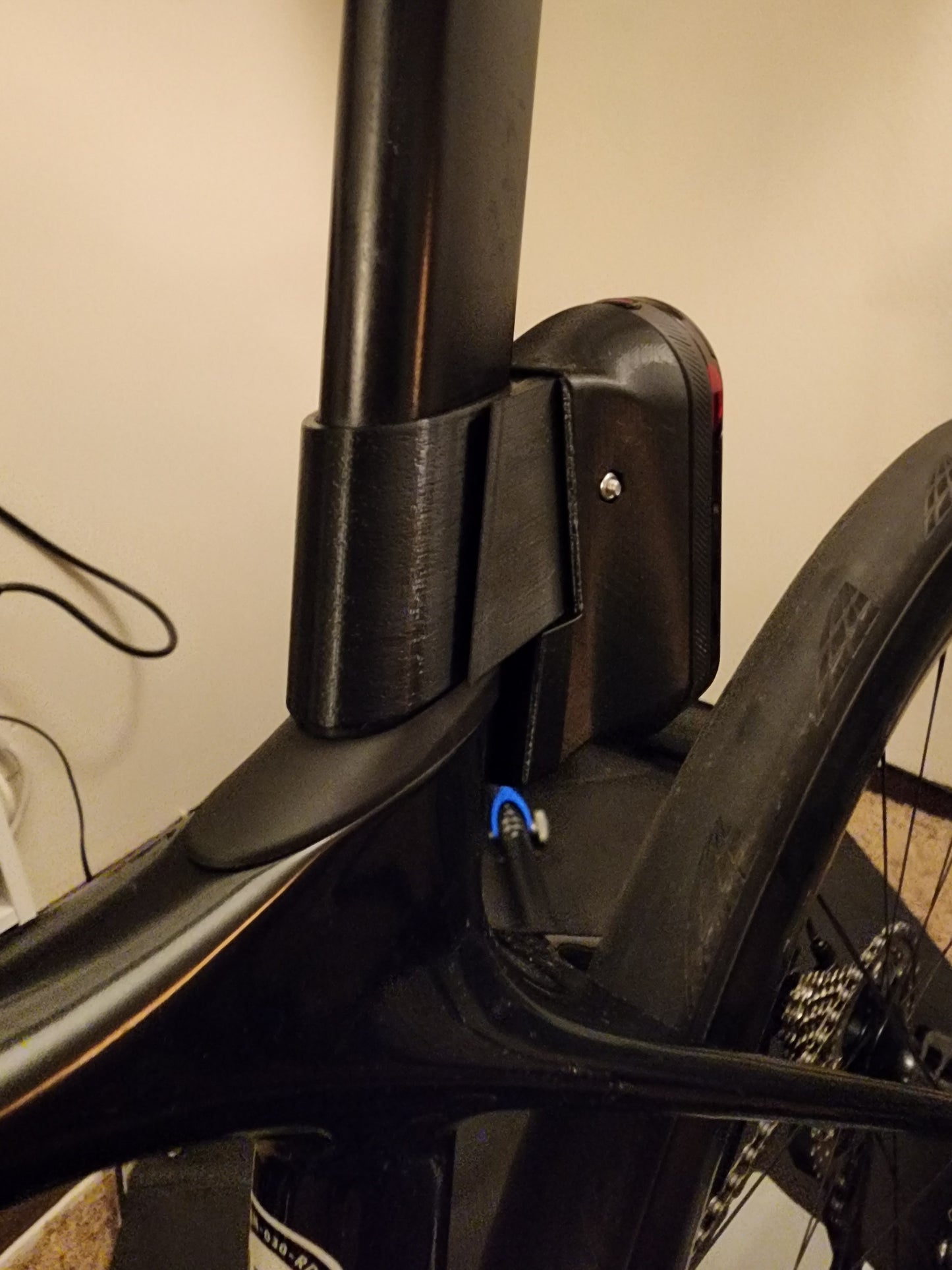 Garmin Varia Aero Mount for Giant TCR (2021+) Seat Post